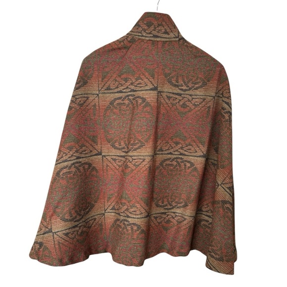 CALZEAT CELTIC COLLECTION, Made in Scotland, 100% Wool Cape/Poncho - Picture 3 of 8